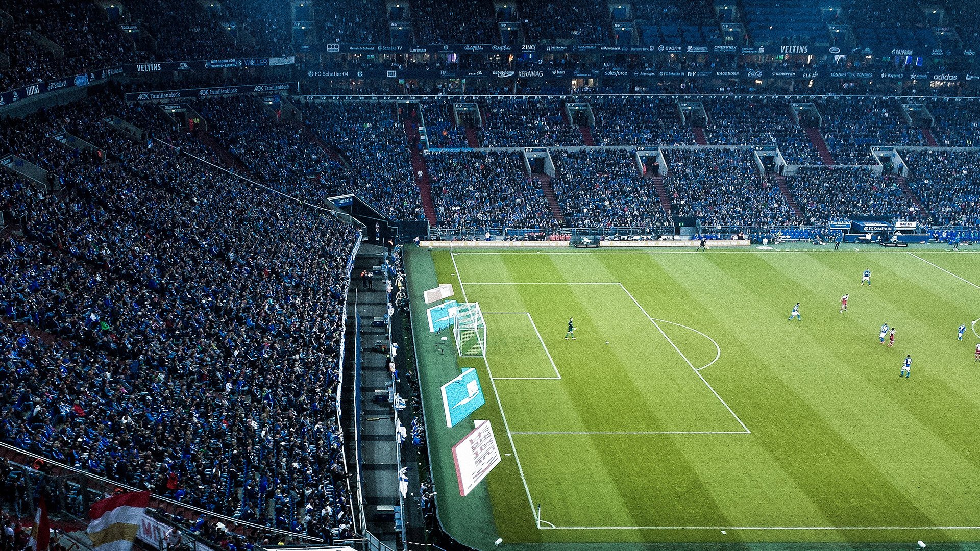 中超赛场上的经典对决被球迷反复讨论，中超最精彩的一场比赛