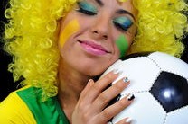 乐鱼体育在线-国足球迷助威现场氛围热烈，国足助威球衣